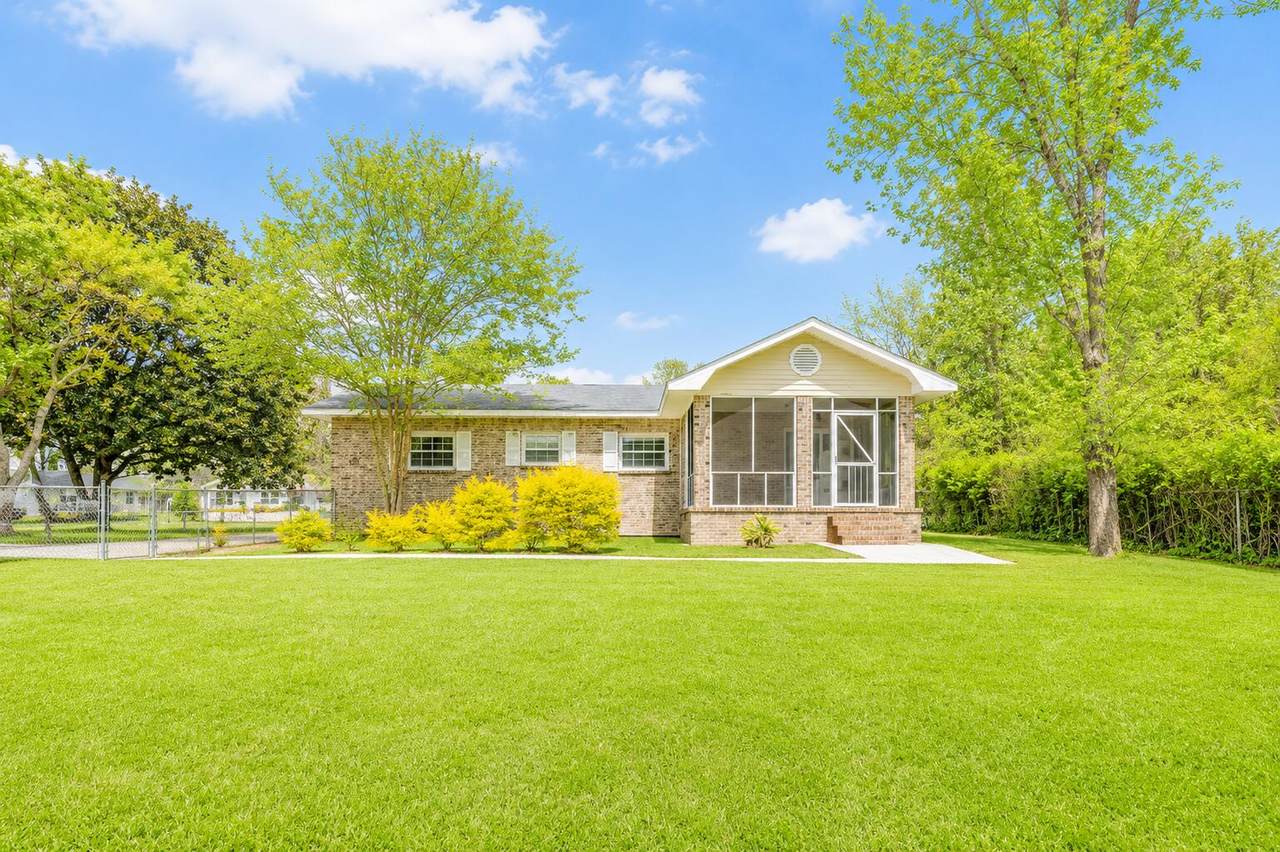 151 Gailmoor Drive - Photo 1