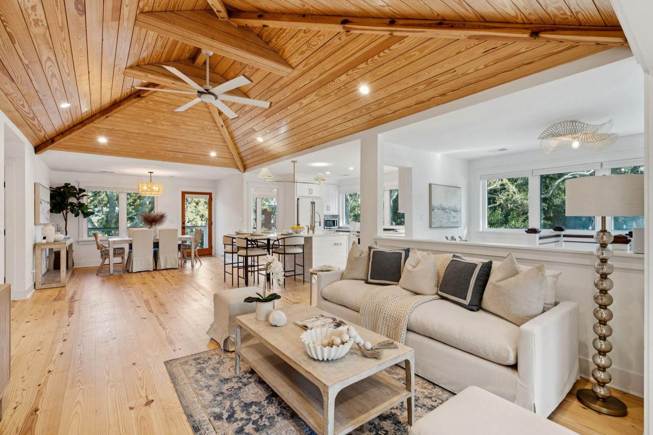 816 Palm Boulevard - Photo 1