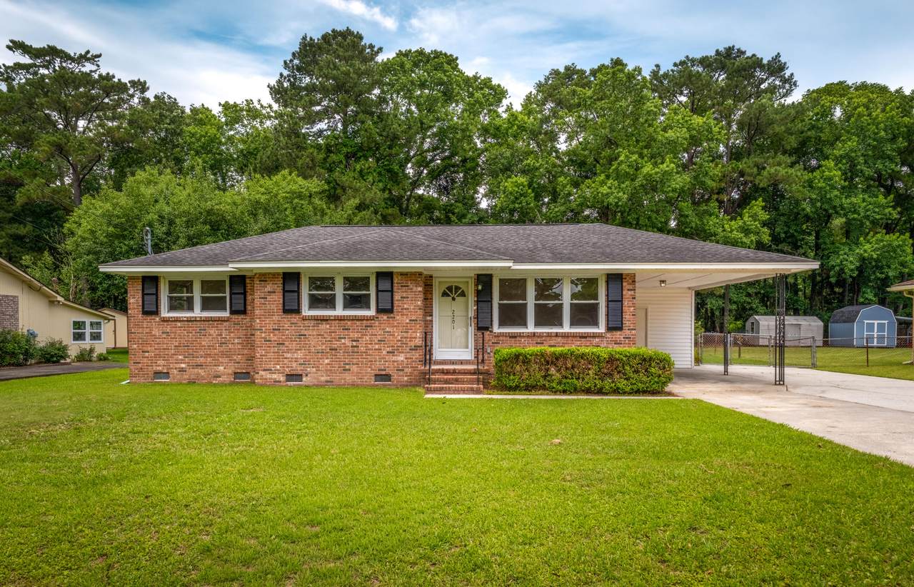 2201 Pinehurst Avenue - Photo 1