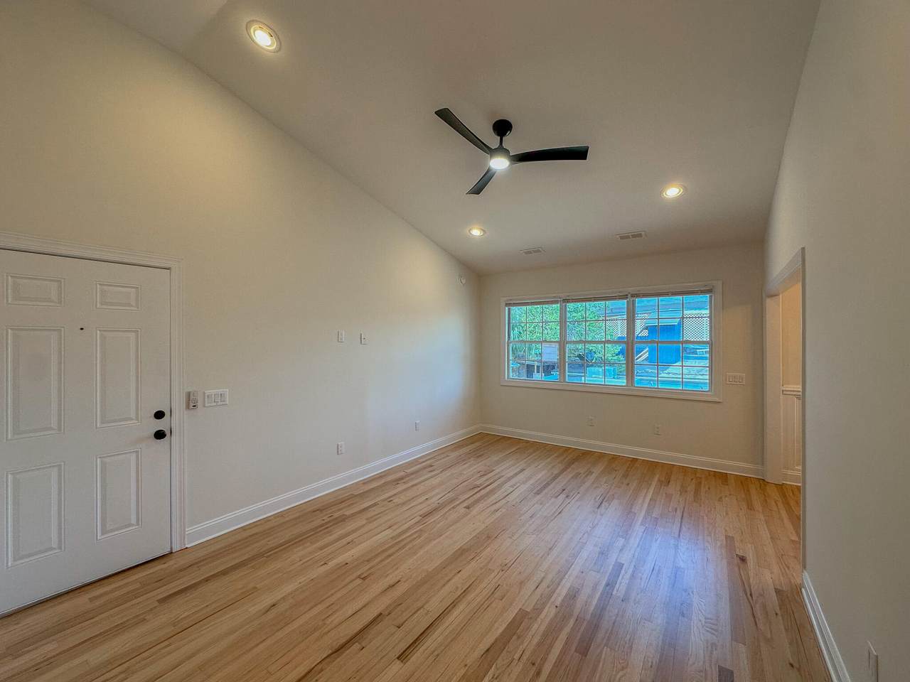 https://bt-photos.global.ssl.fastly.net/charleston/1280_boomver_1_26017372-2.jpg