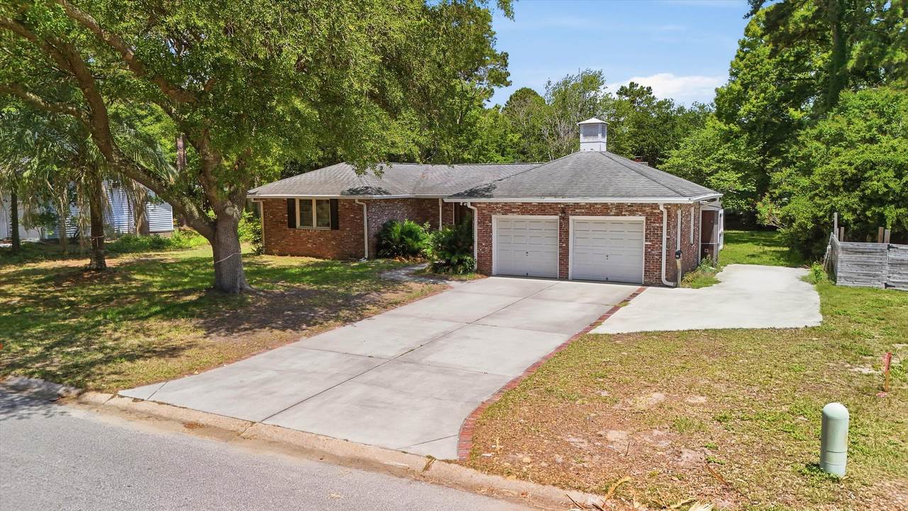 686 Pelzer Drive - Photo 1