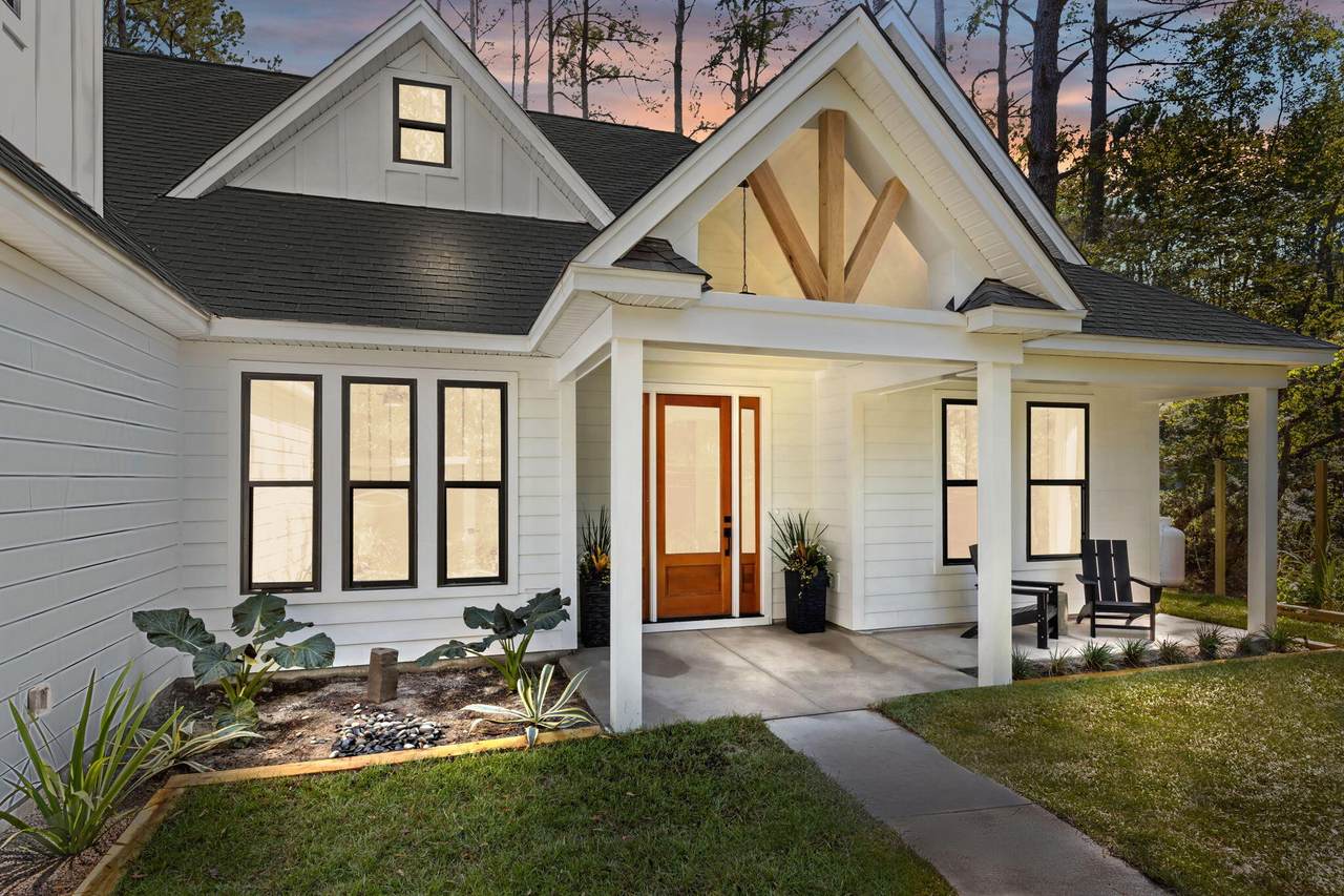 1047 Butterfly Lane - Photo 1