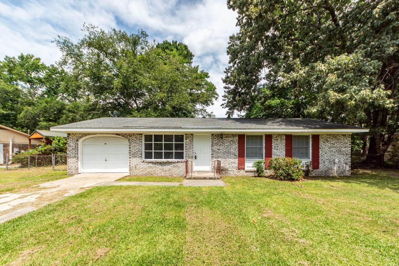 107 Greenhurt Avenue - Photo 1