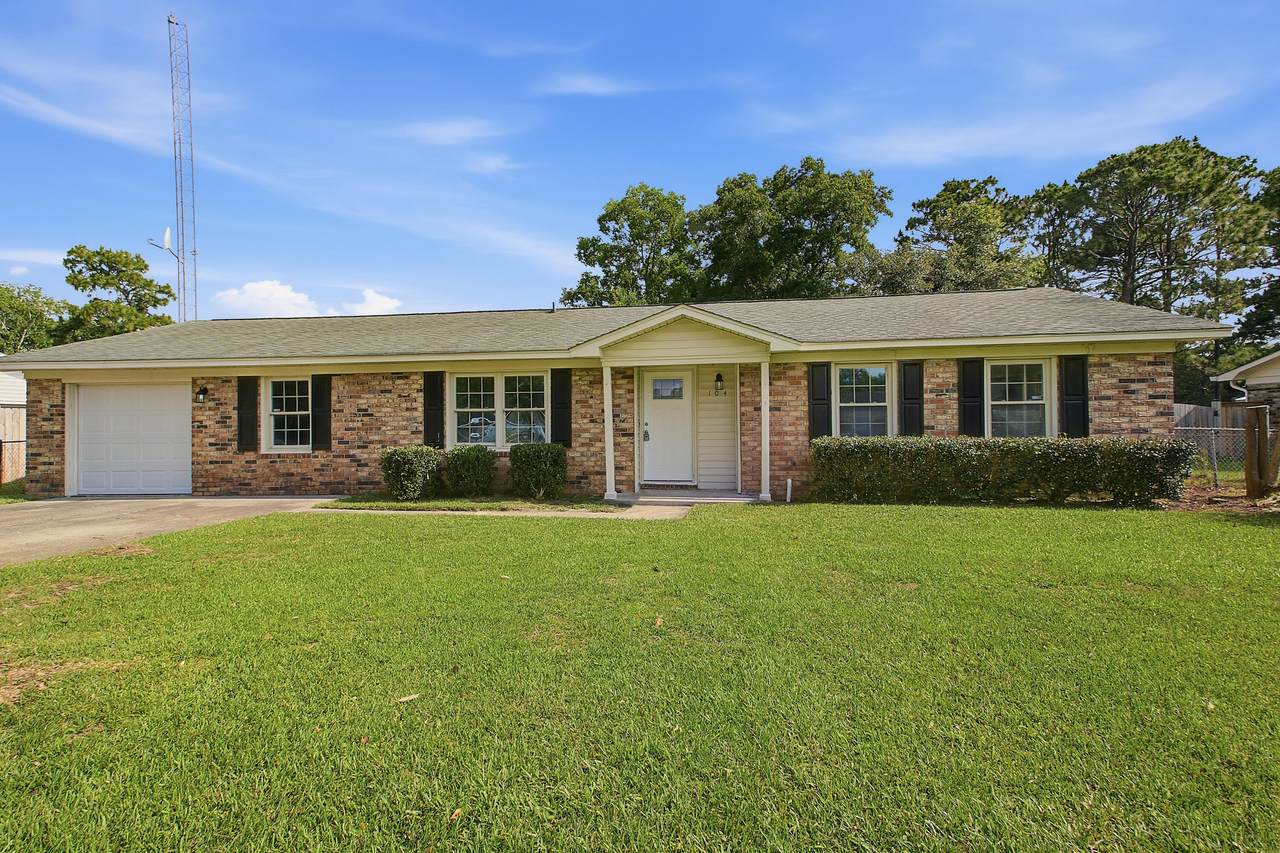 104 General Dennis Drive - Photo 1