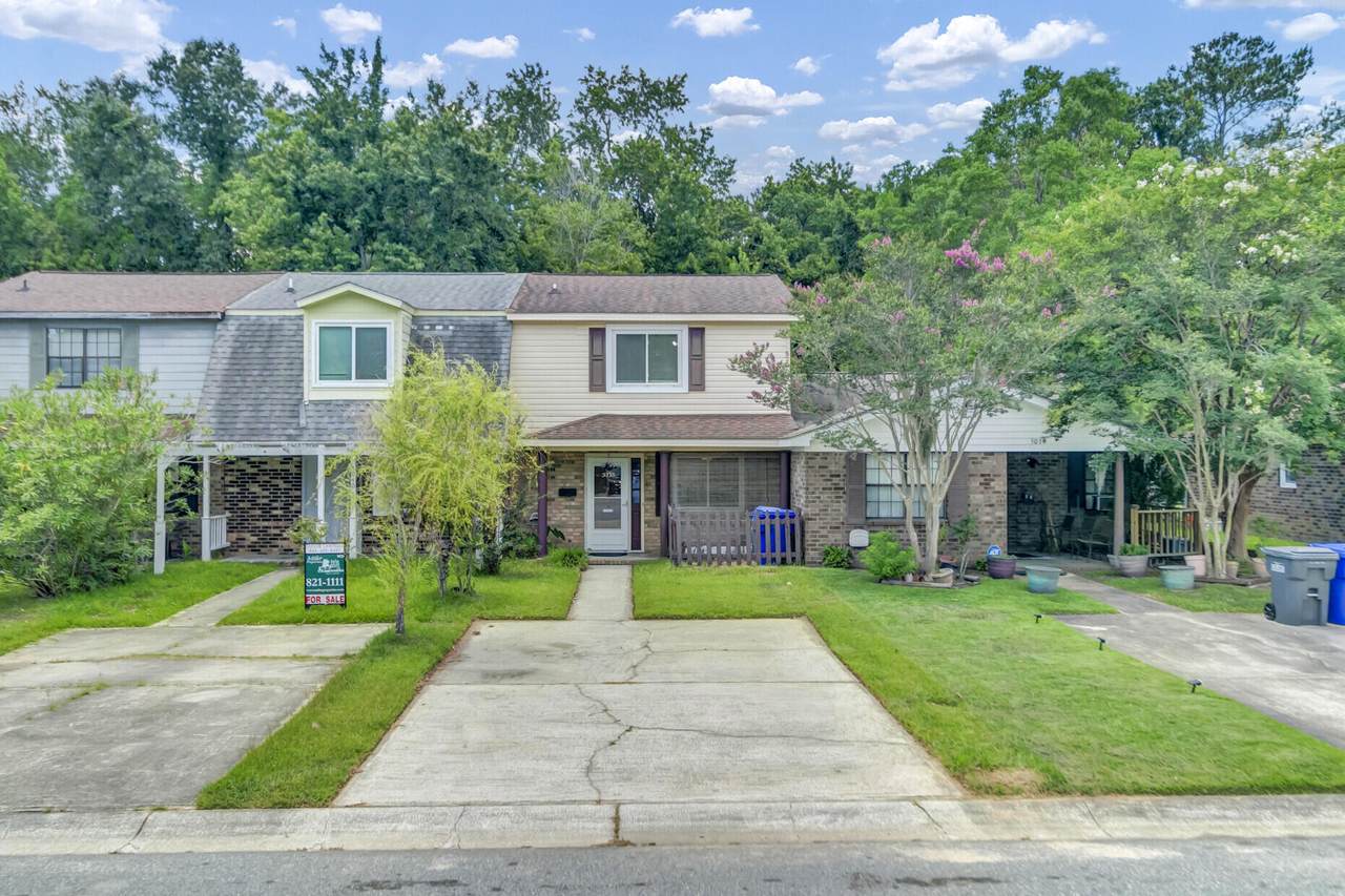 5038 Foxwood Drive - Photo 1