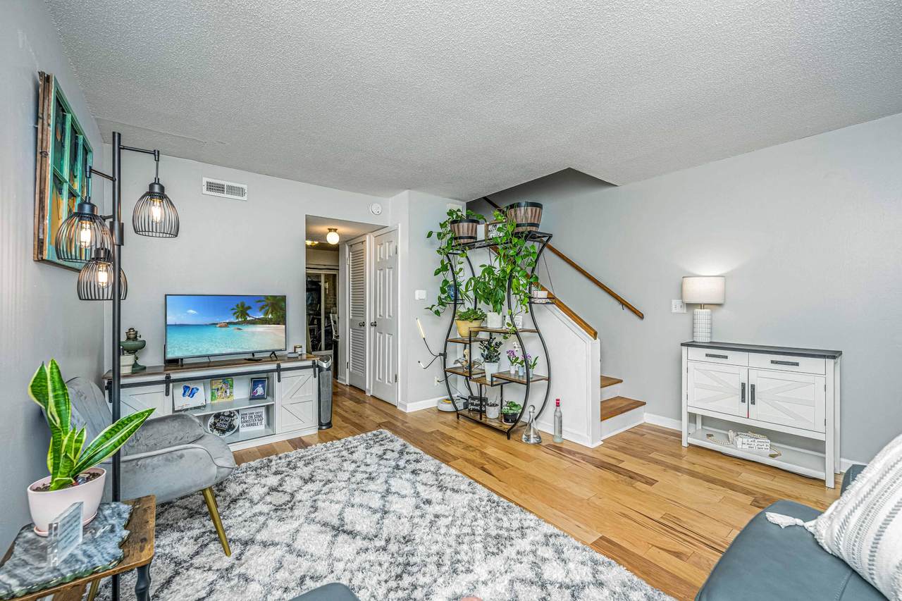 1852 Mepkin Road - Photo 1