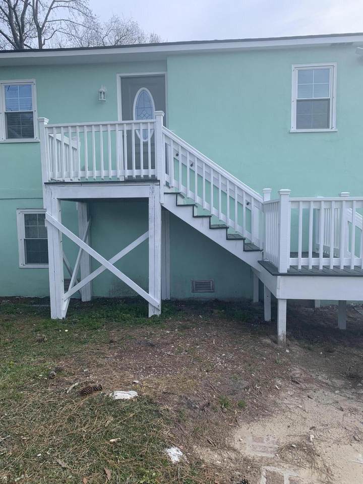 1118 Gunn Avenue - Photo 1