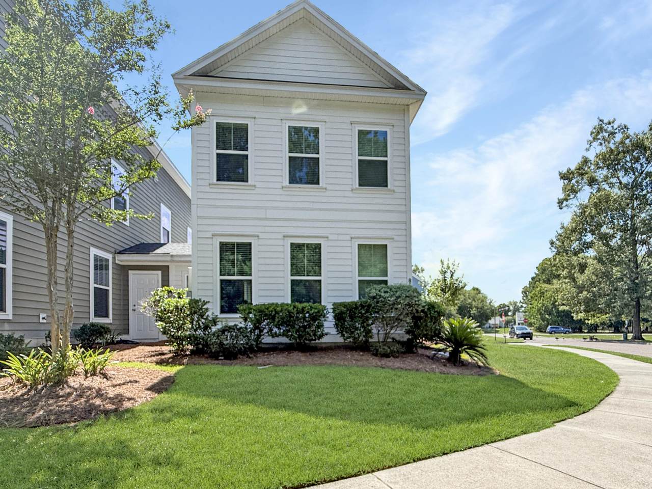 866 Rue Drive - Photo 1