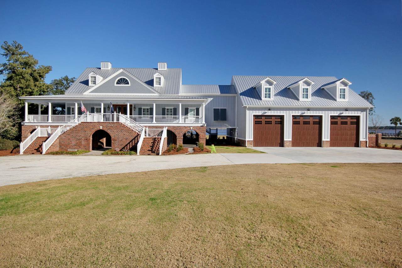 2425 Bay Street - Photo 1
