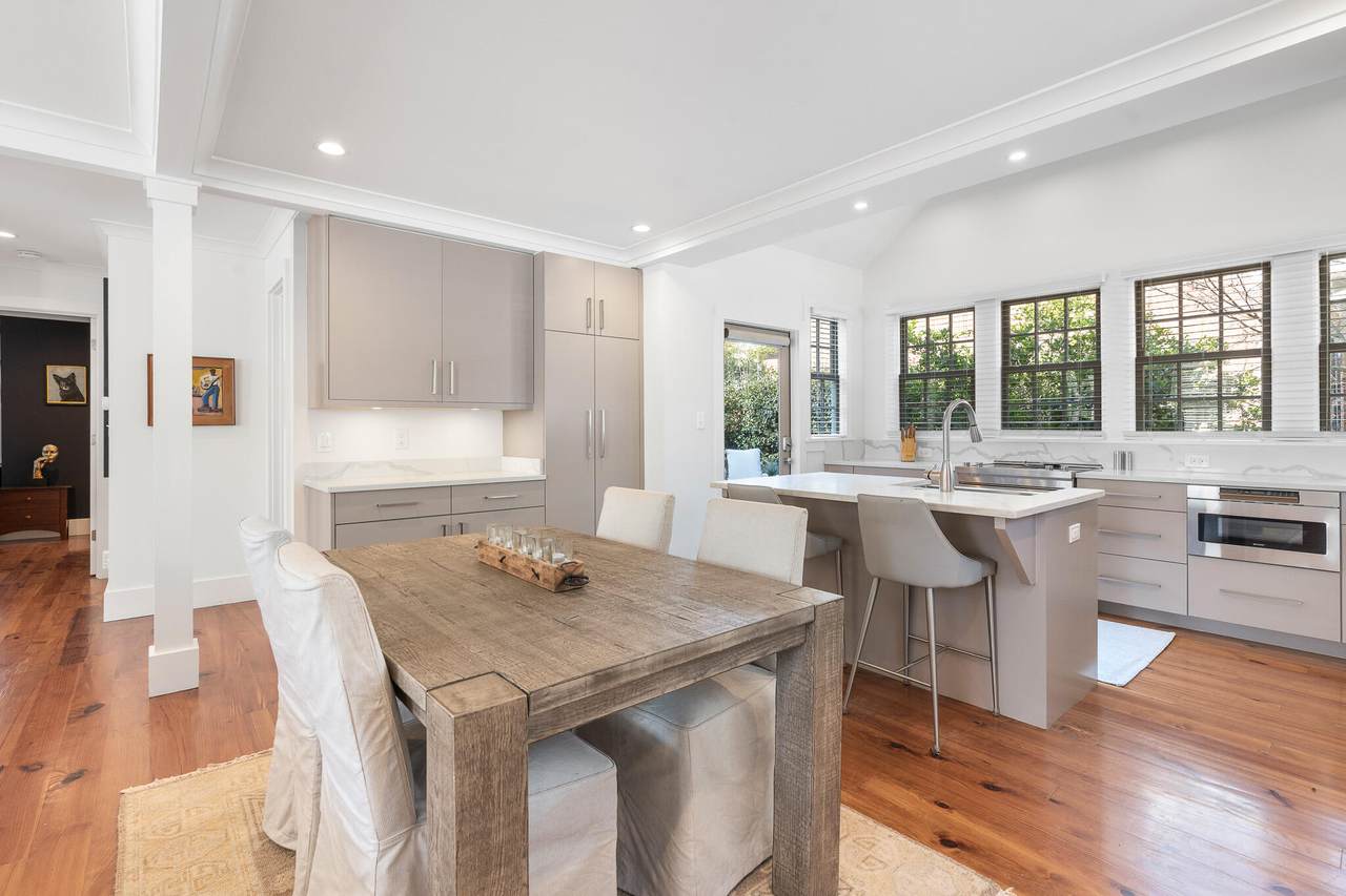 59 Beverly Road - Photo 1