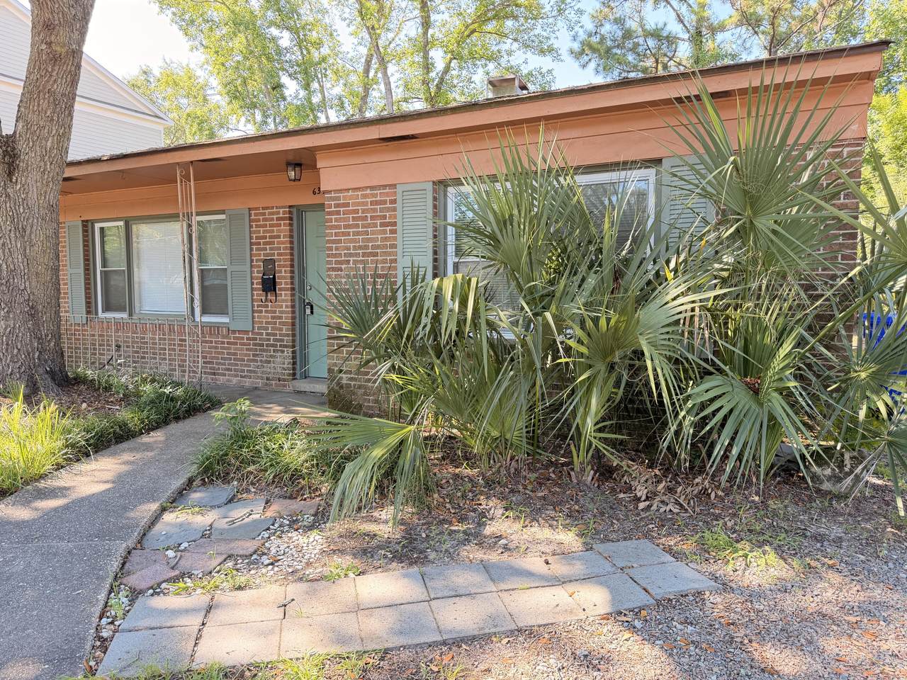 639 Windermere Boulevard - Photo 1