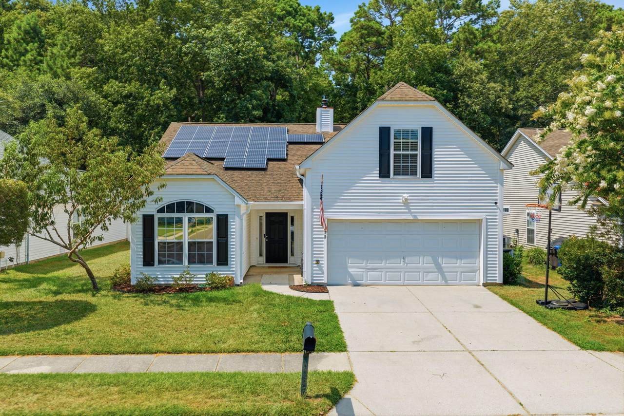 1572 Wellesley Circle - Photo 1