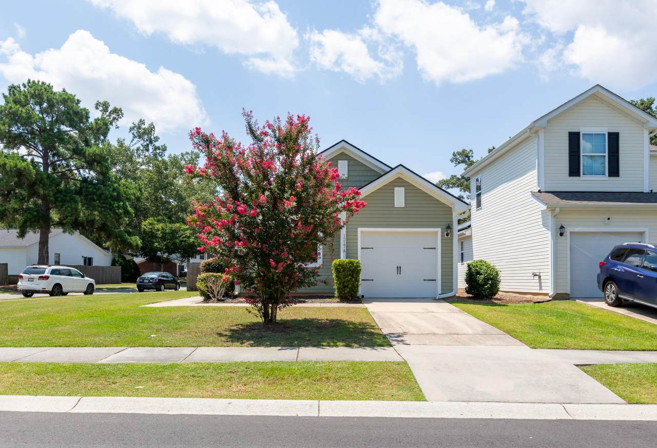 1217 University Drive - Photo 1