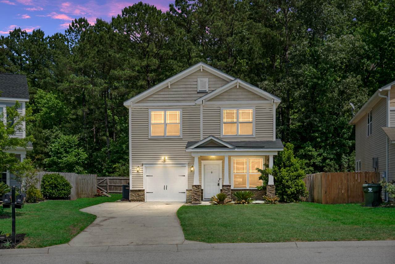 243 Oglethorpe Circle - Photo 1