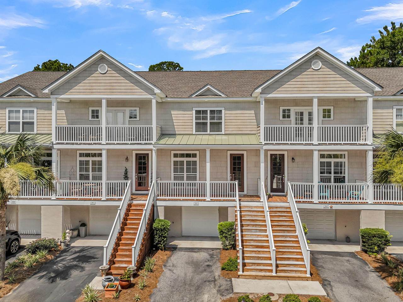 202 Garmouth Court - Photo 1