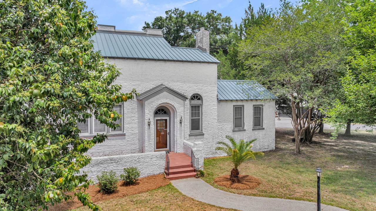2062 Wappoo Drive - Photo 1