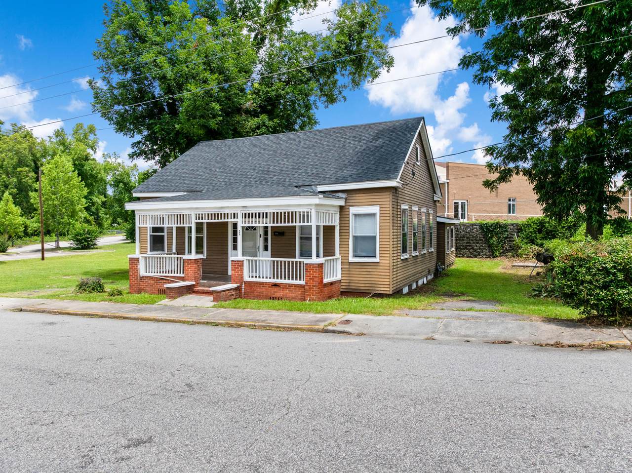 214 Dutton Street - Photo 1