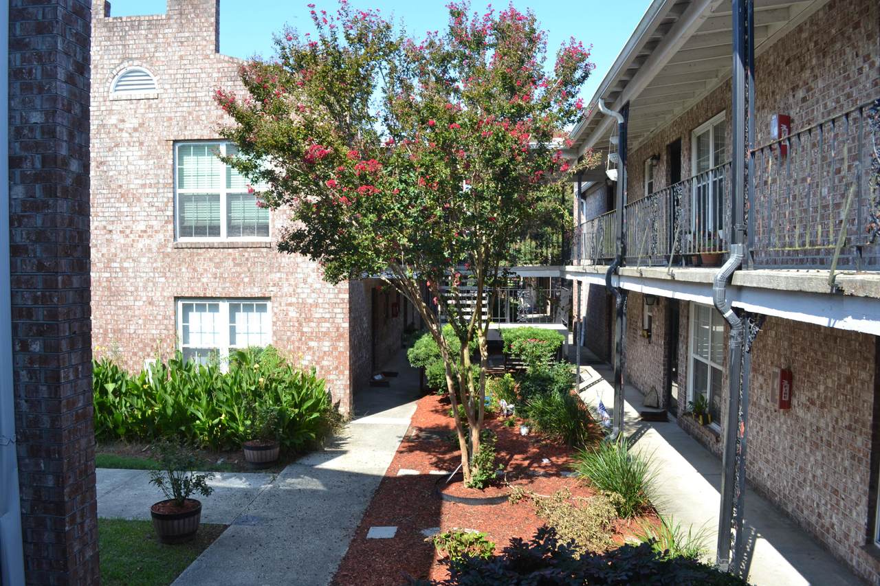 867 Colony Drive - Photo 1
