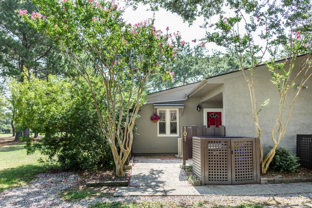 101 Ventura Place - Photo 1