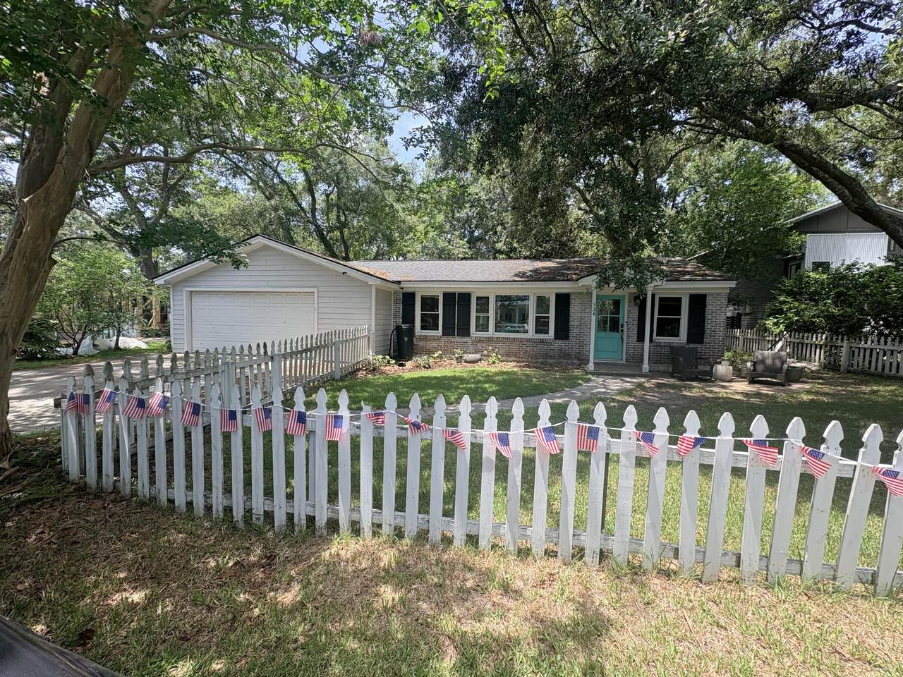 734 Sinlea Avenue - Photo 1