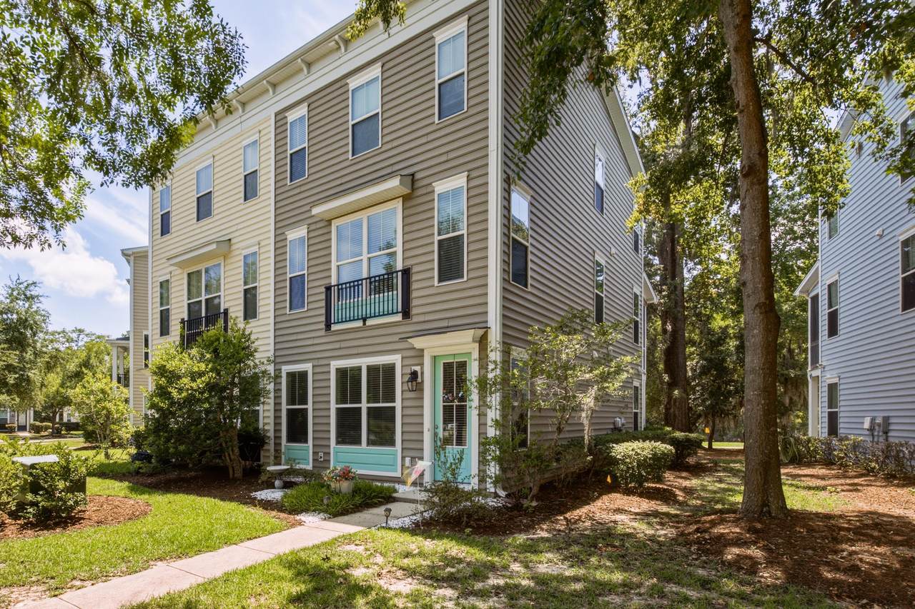 1581 Bluewater Way - Photo 1