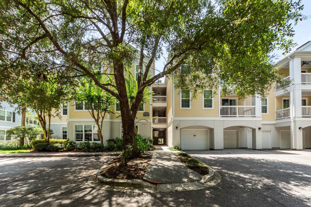 60 Fenwick Hall Allee - Photo 1