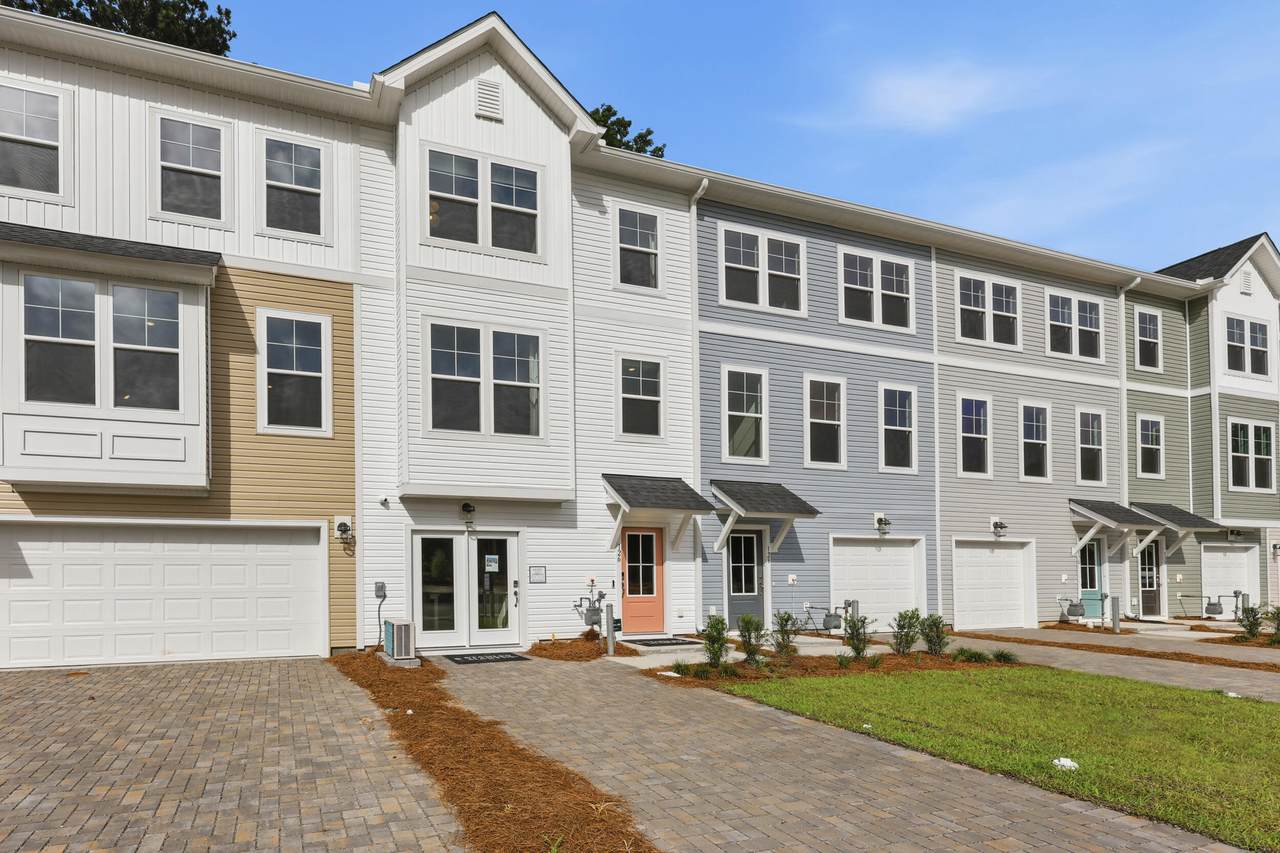 138 Fernbank Road - Photo 1
