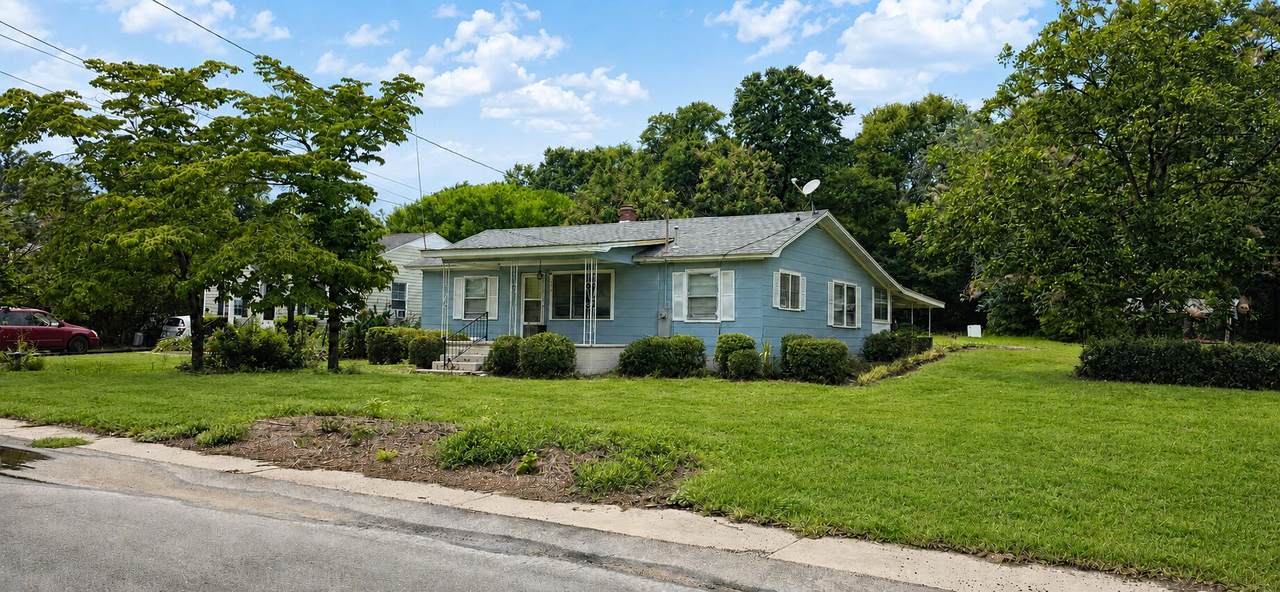 306 Hampton Street - Photo 1