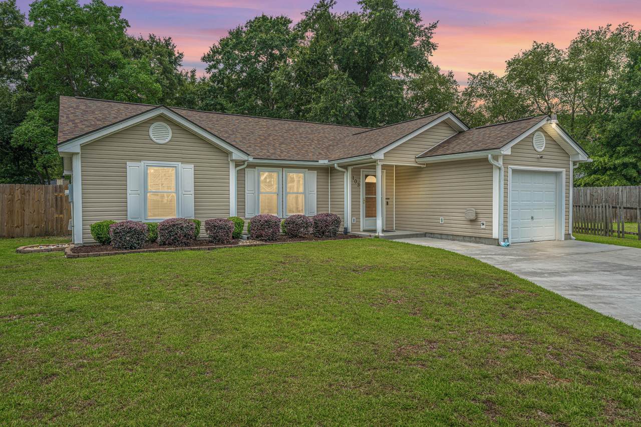 103 Felicia Court - Photo 1