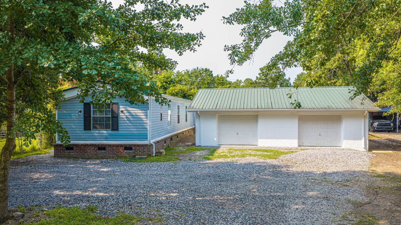 2155 Poinsettia Avenue - Photo 1
