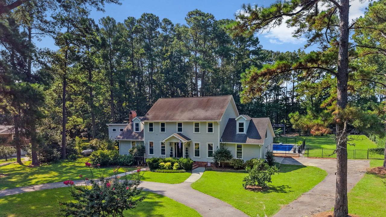 407 Huntington Road - Photo 1