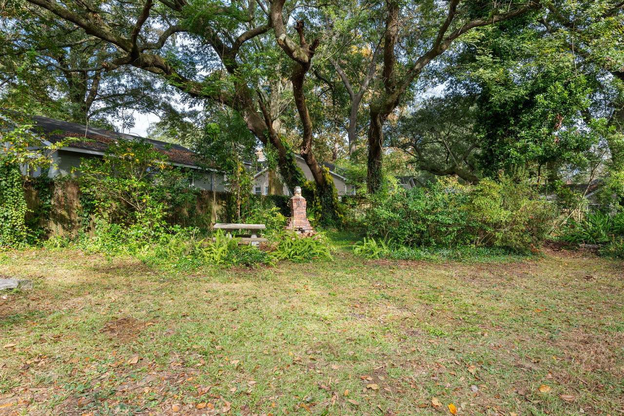 2126 Golfview Drive - Photo 1