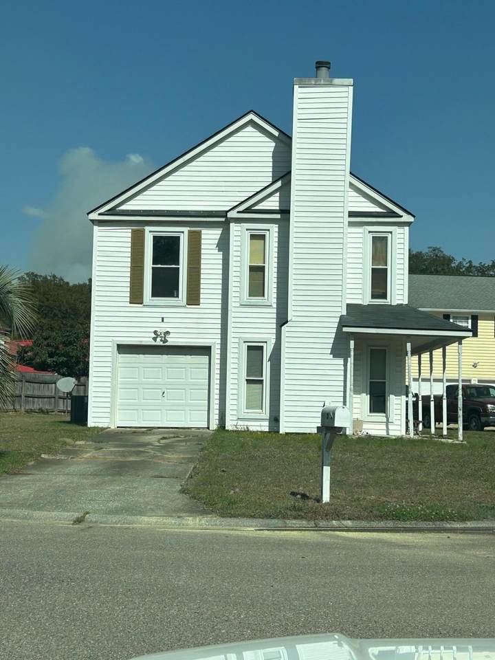2 Manor Boulevard - Photo 1