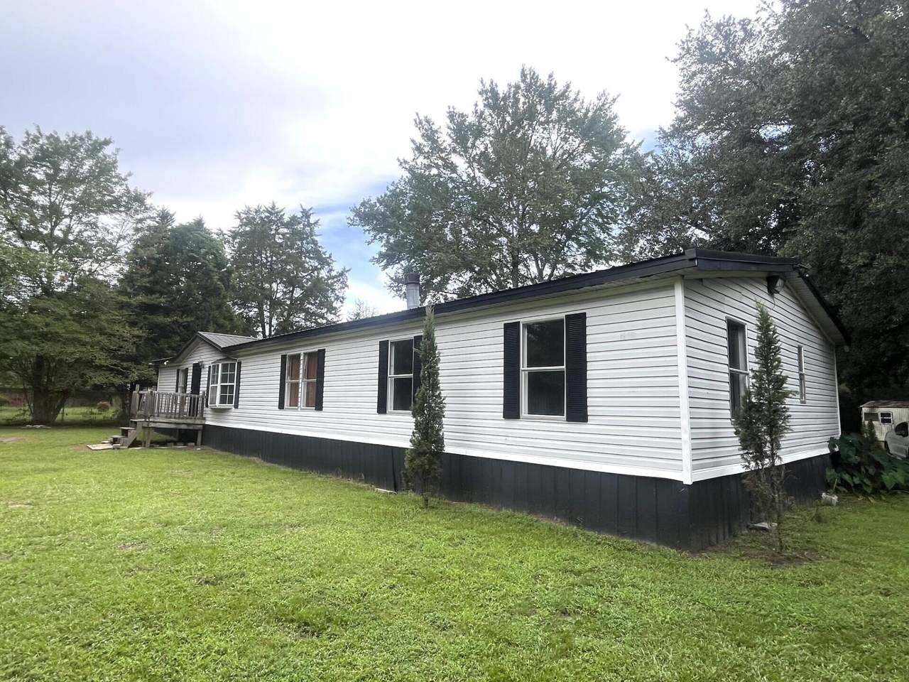 734 Henry Street - Photo 1