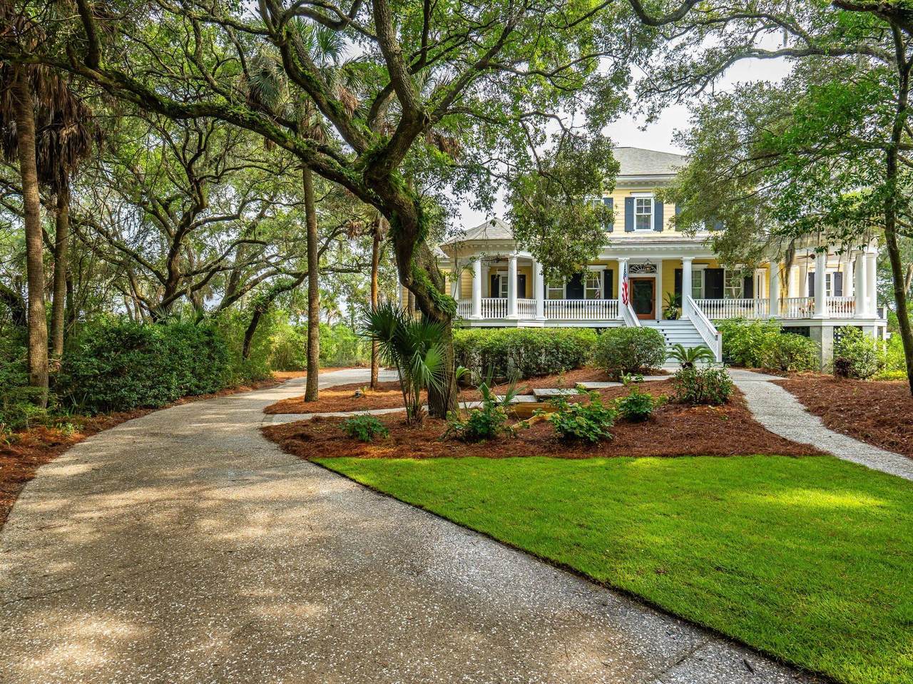 https://bt-photos.global.ssl.fastly.net/charleston/1280_boomver_1_26022824-2.jpg