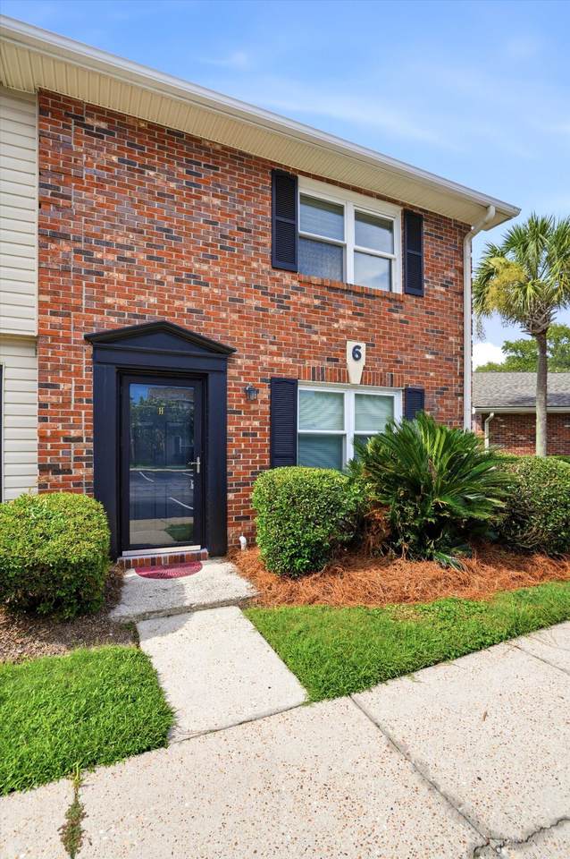 415 Parkdale Drive - Photo 1