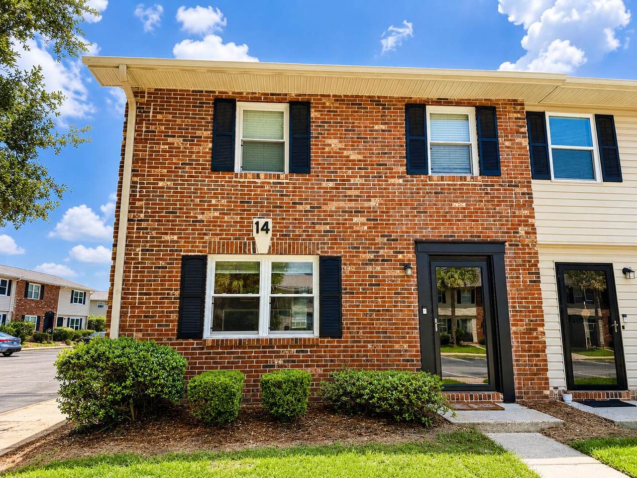 415 Parkdale Drive - Photo 1