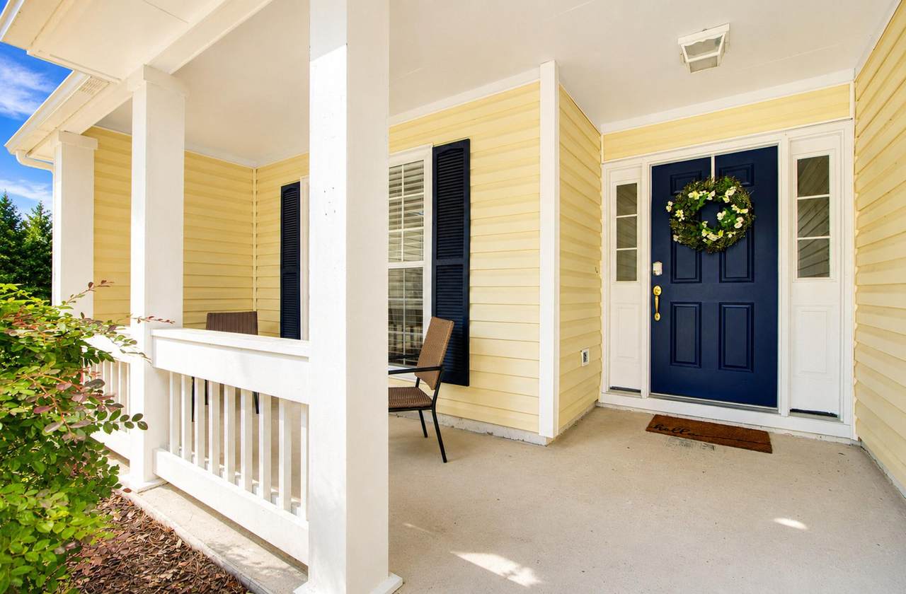 743 Lavalier Square - Photo 1