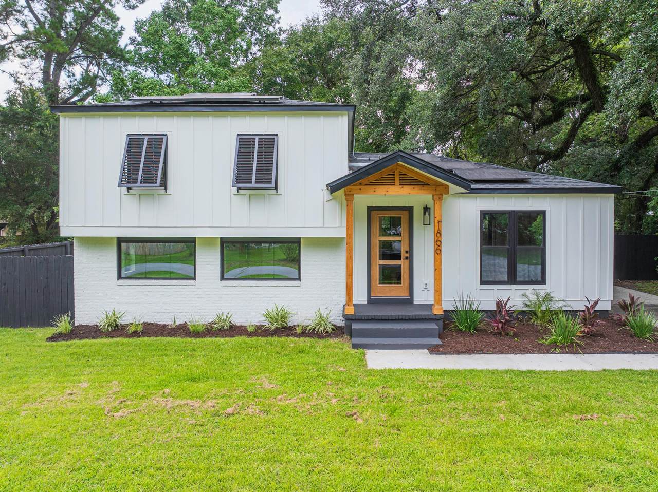 1866 Manigault Place - Photo 1