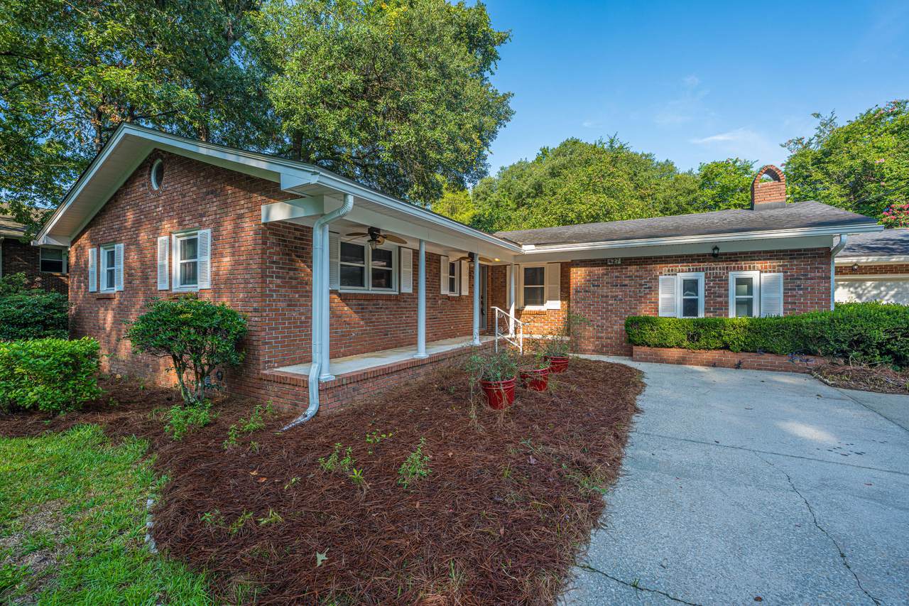 427 Parkdale Drive - Photo 1