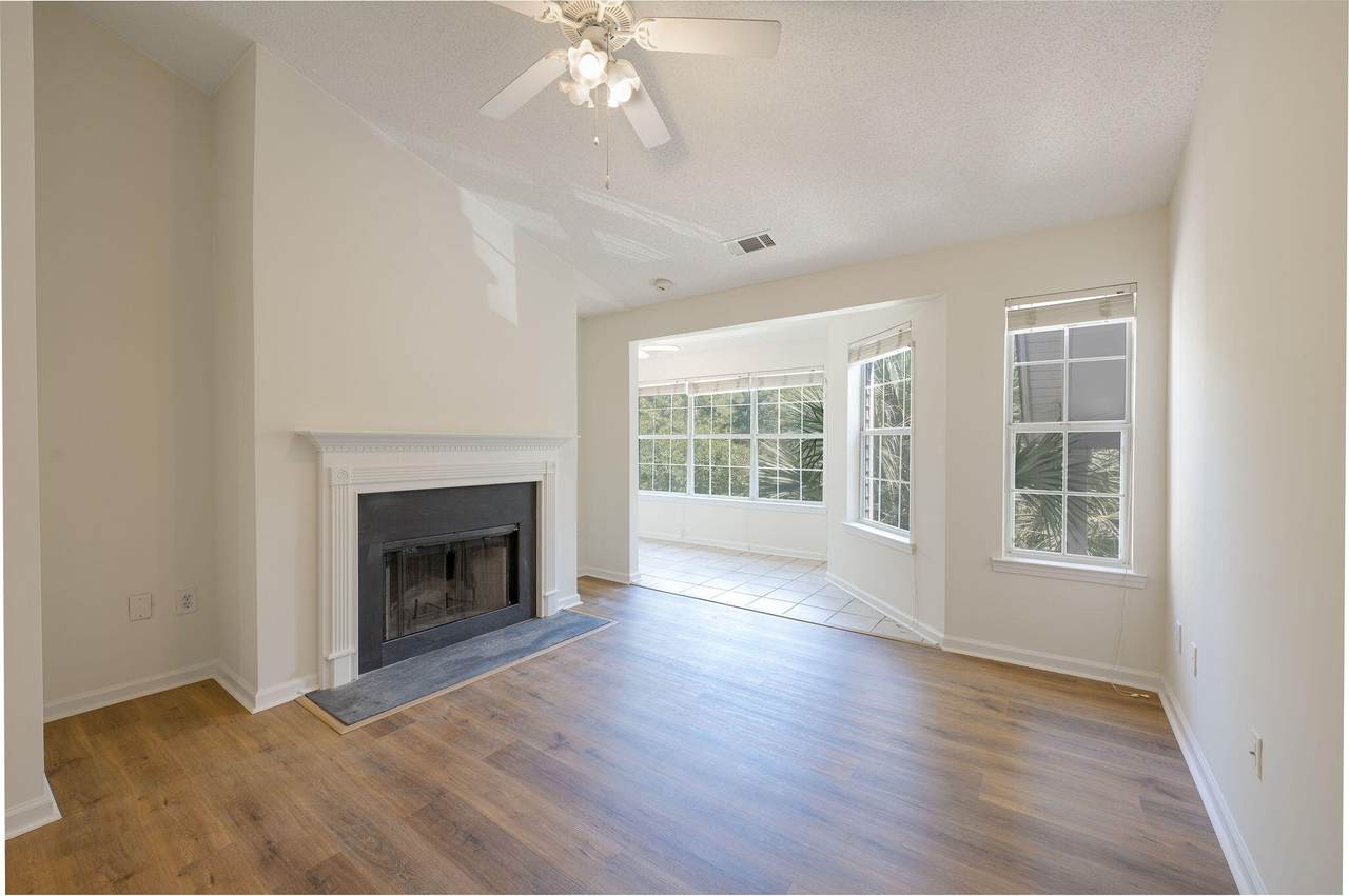 188 Midland Parkway - Photo 1