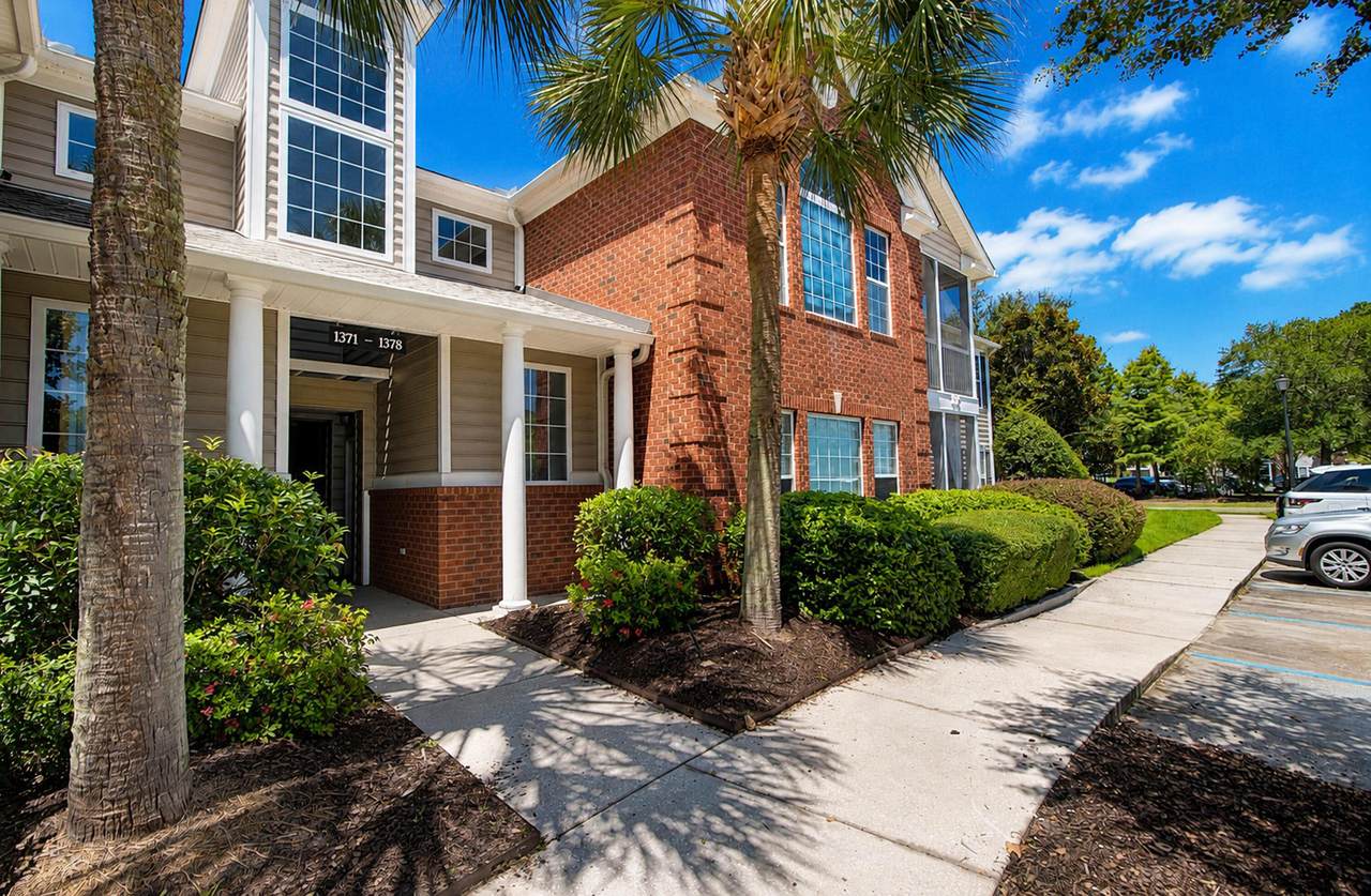 1372 Hopton Circle - Photo 1