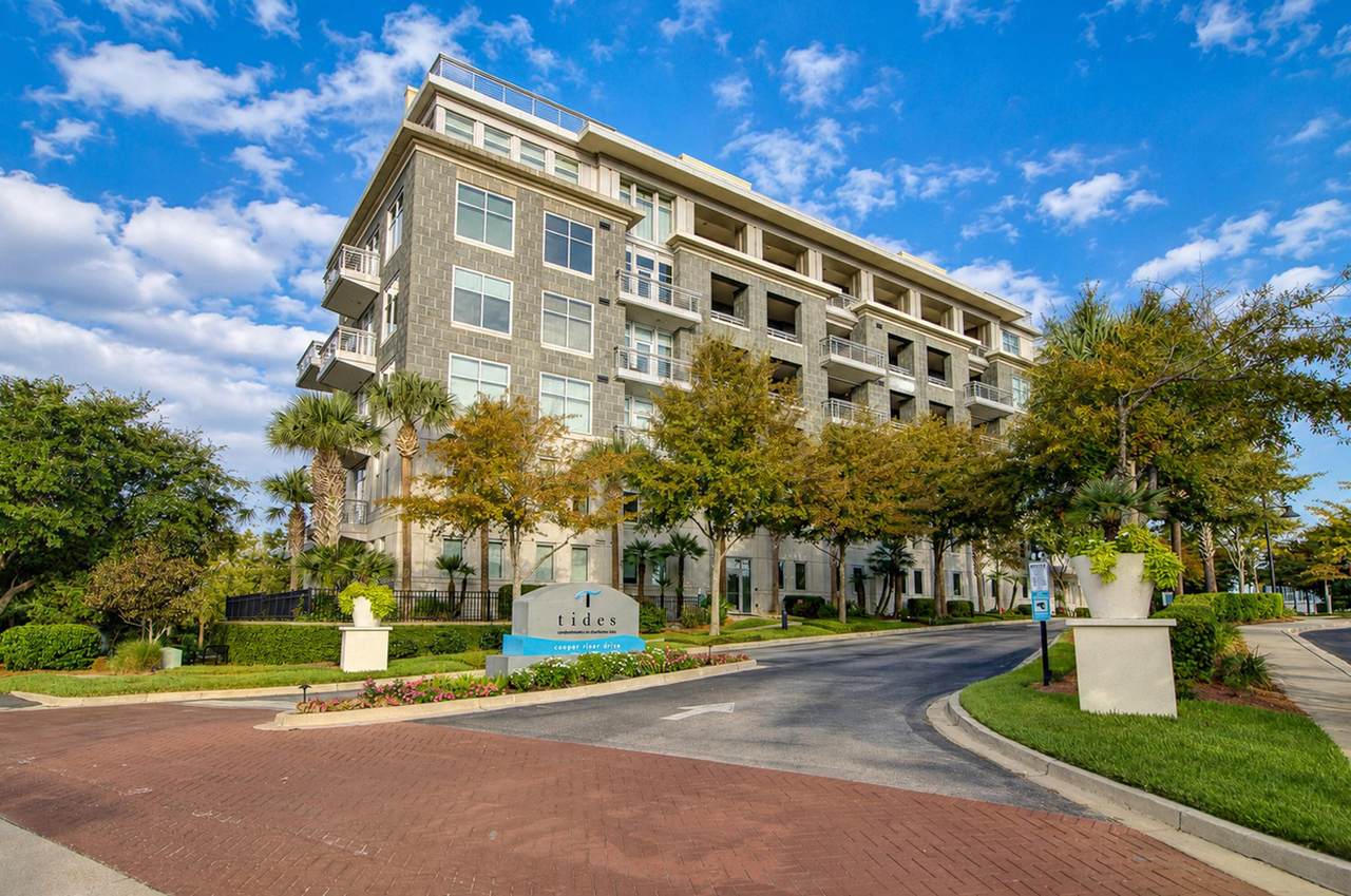 242 Cooper River Drive - Photo 1