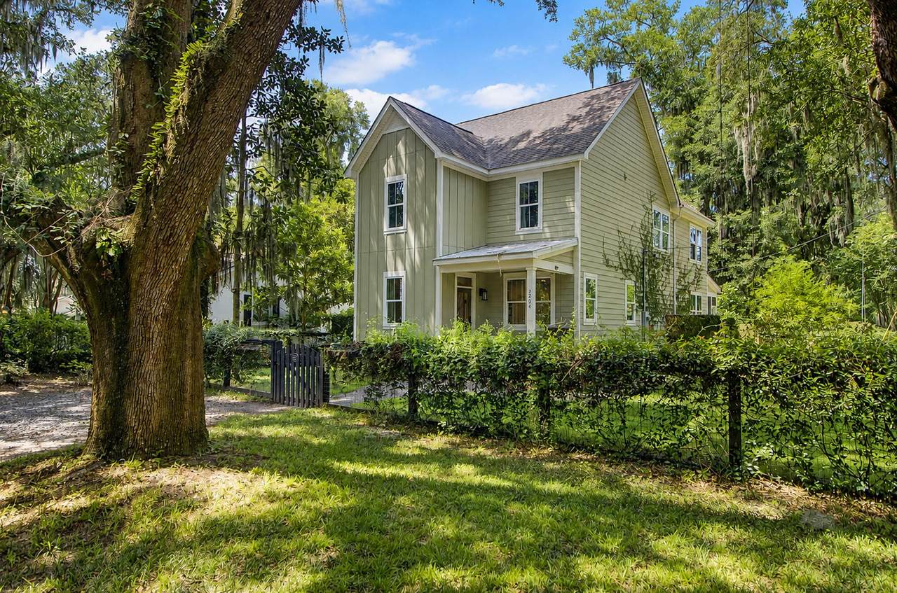 2204 Wappoo Drive - Photo 1