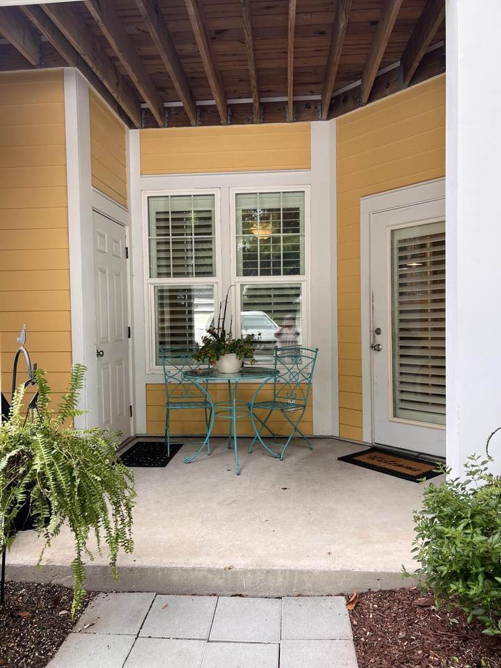 1015 Rosewood Lane - Photo 1