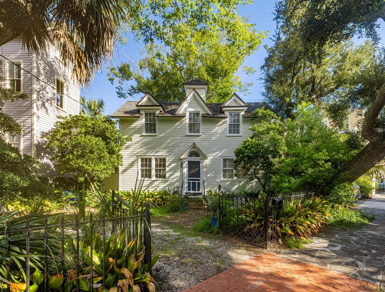 https://bt-photos.global.ssl.fastly.net/charleston/1280_boomver_1_26024741-2.jpg