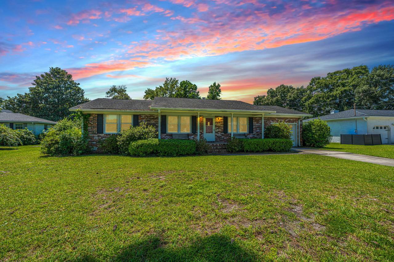 1259 Robin Road - Photo 1