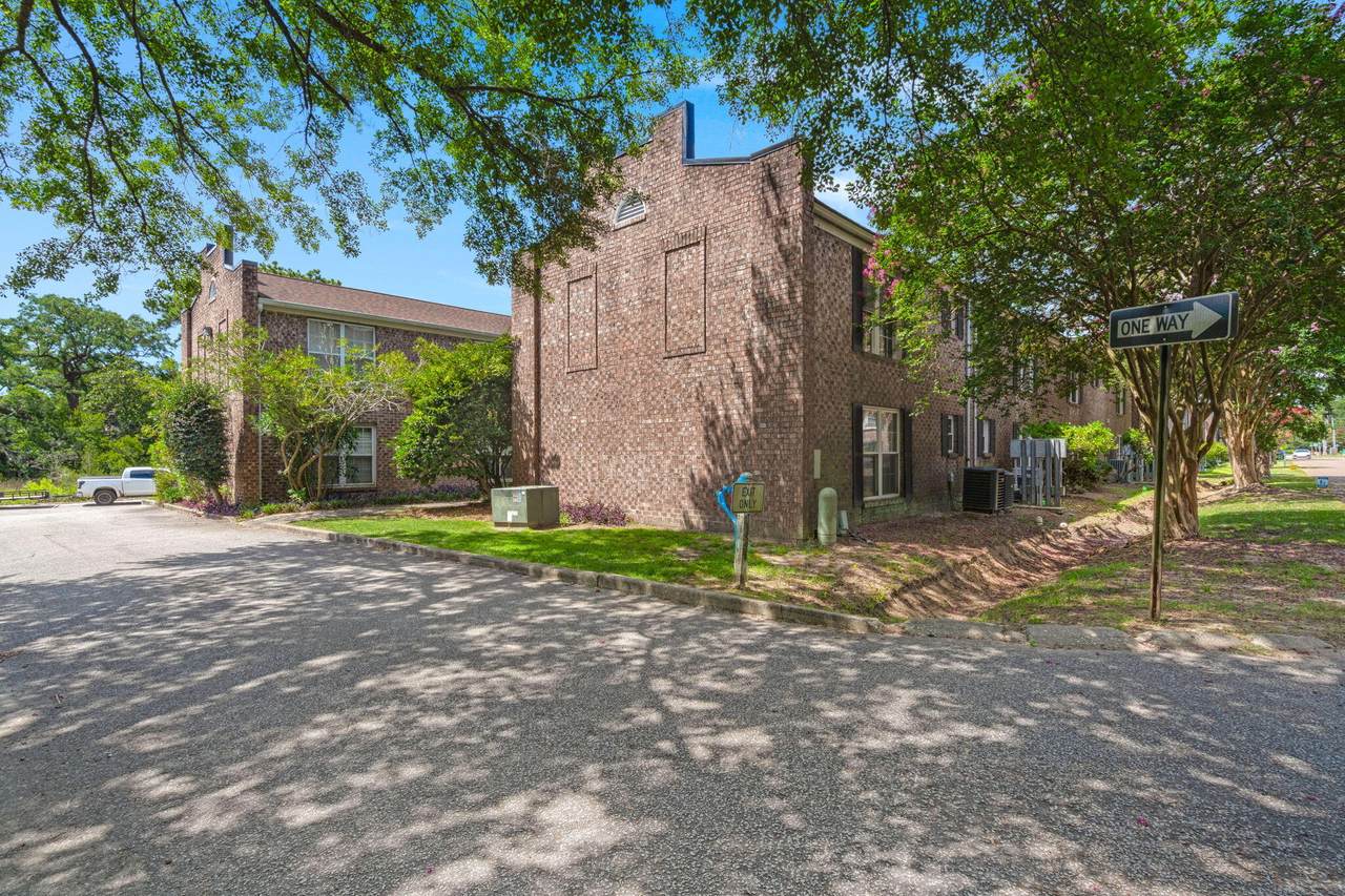 867 Colony Drive - Photo 1