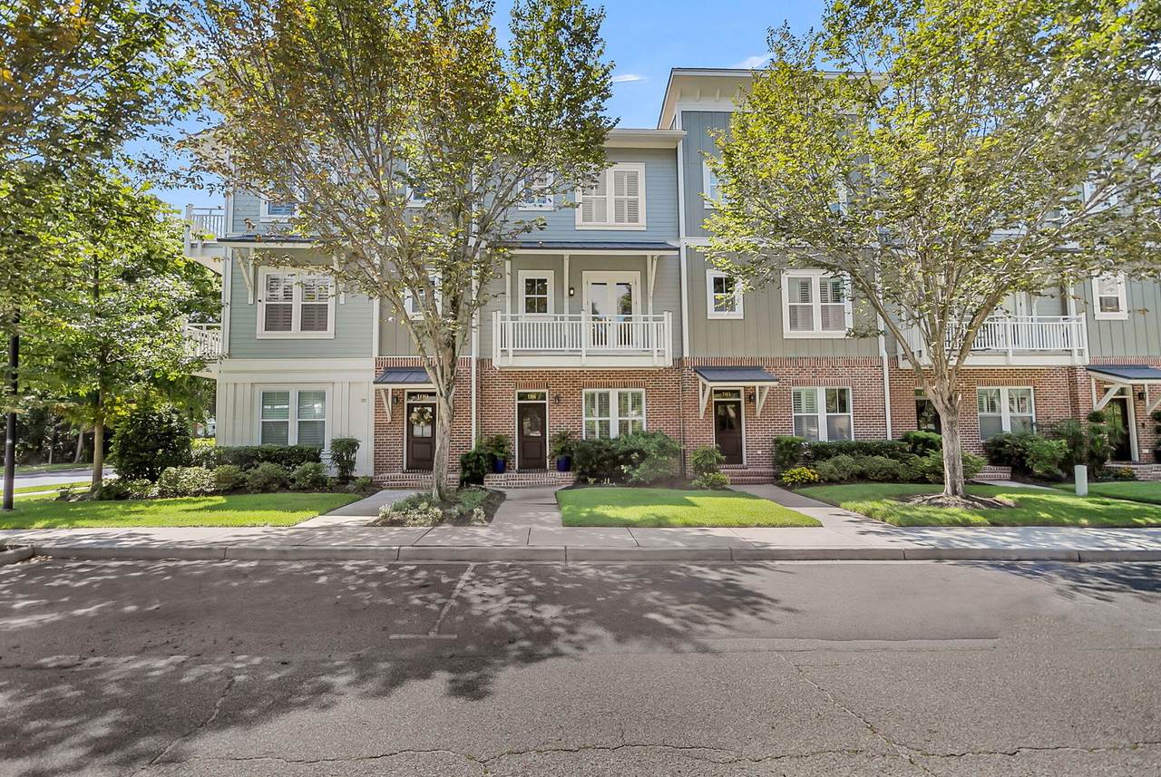 98 Vincent Drive - Photo 1