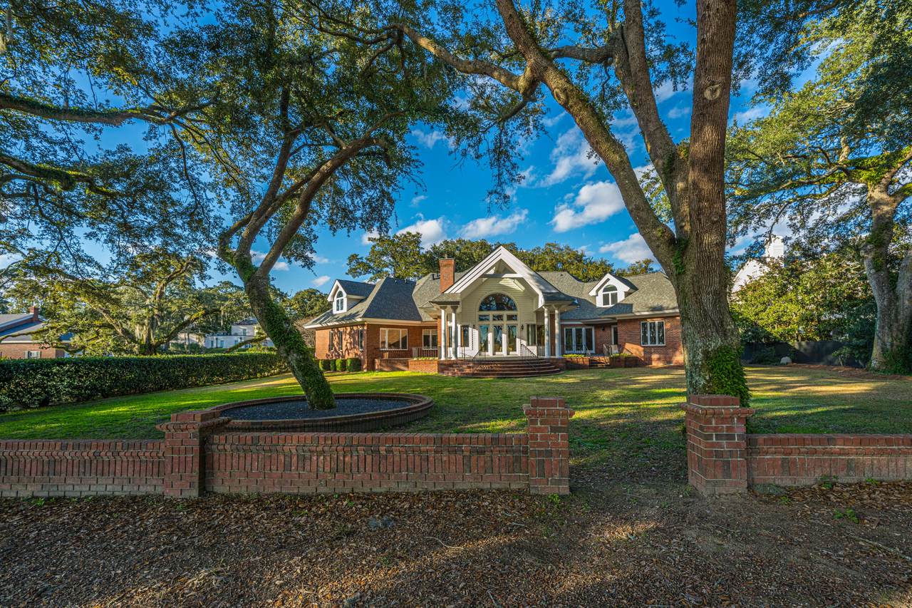 https://bt-photos.global.ssl.fastly.net/charleston/1280_boomver_1_26025285-2.jpg